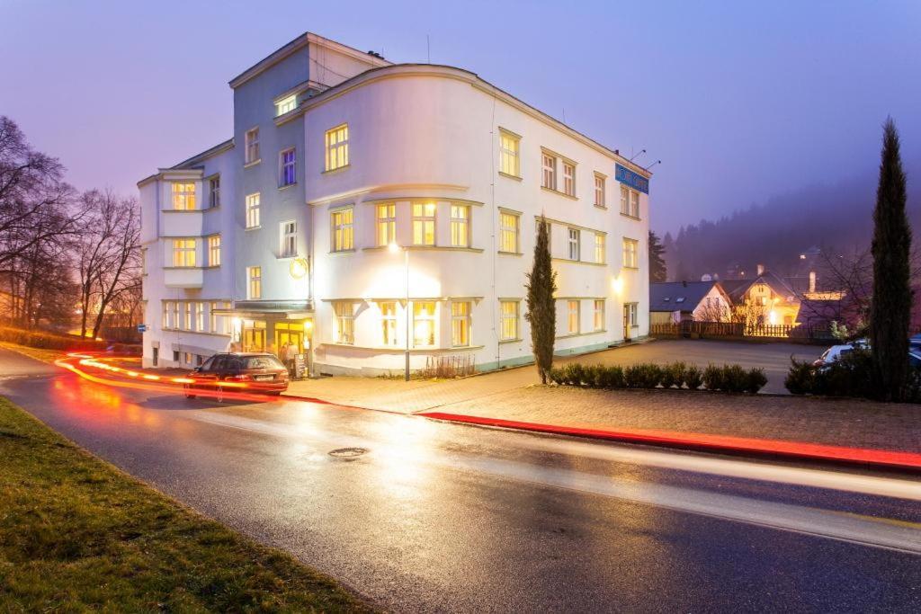 Hotel Grand Tanvald Kültér fotó