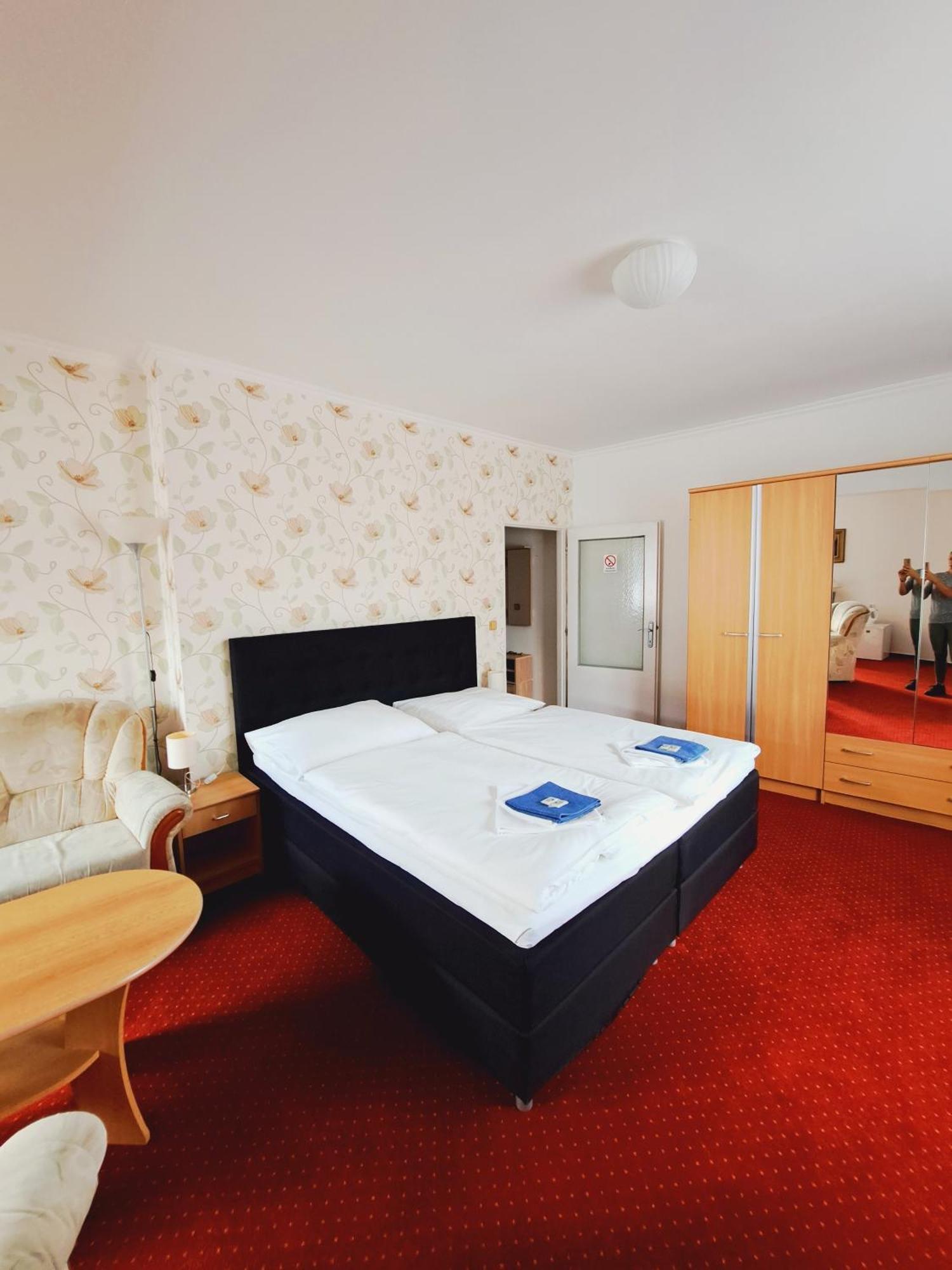 Hotel Grand Tanvald Kültér fotó