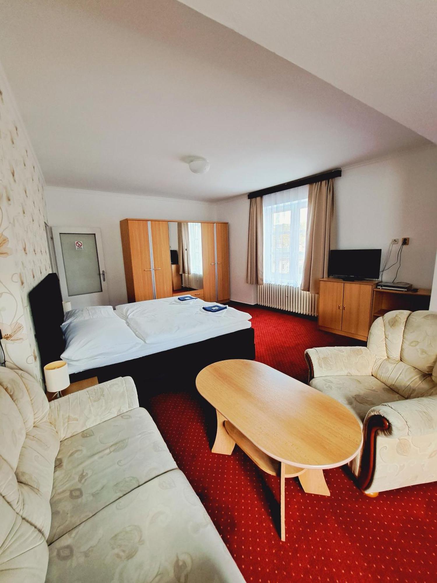 Hotel Grand Tanvald Kültér fotó