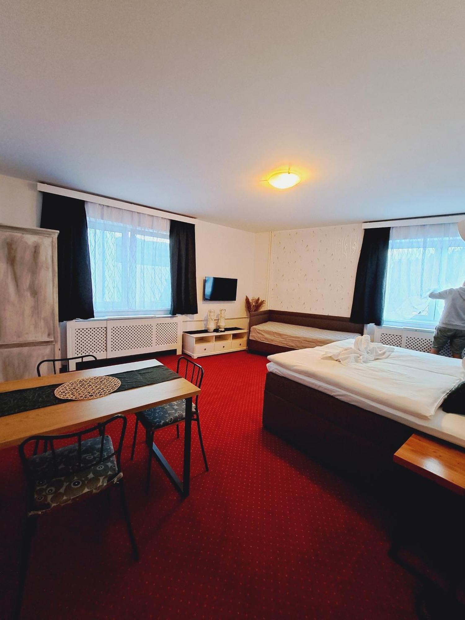 Hotel Grand Tanvald Kültér fotó