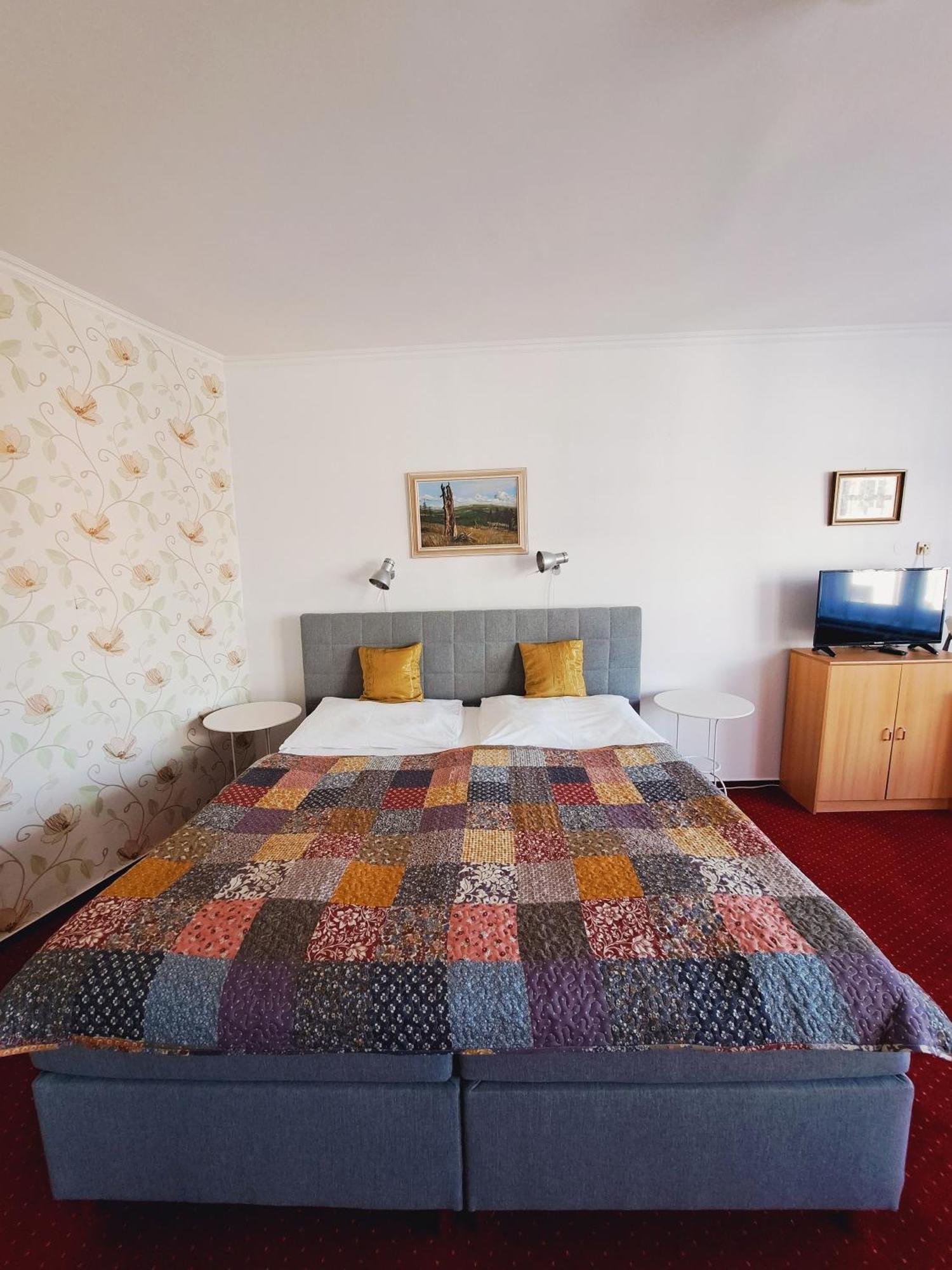 Hotel Grand Tanvald Kültér fotó