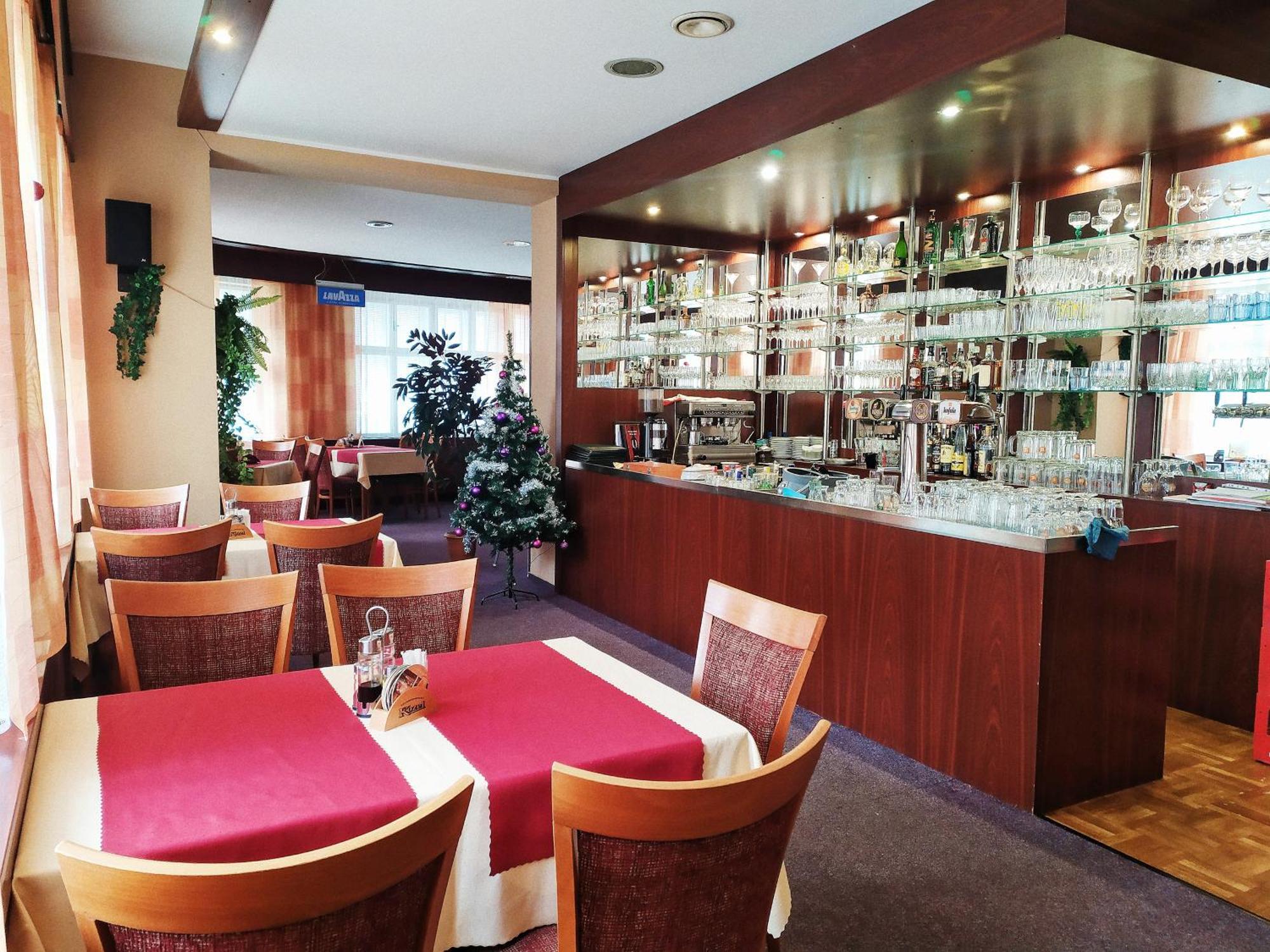 Hotel Grand Tanvald Kültér fotó