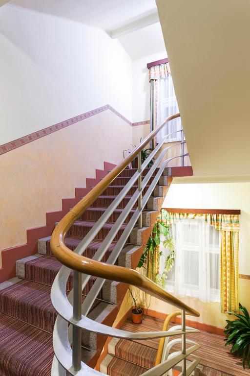 Hotel Grand Tanvald Kültér fotó