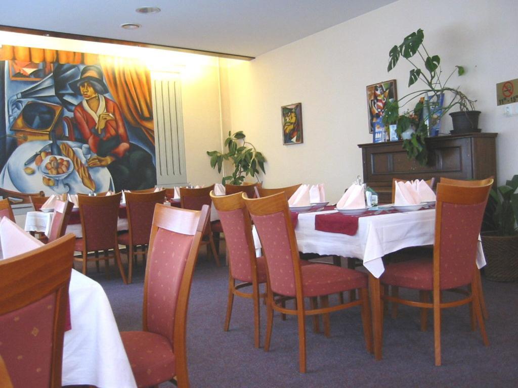 Hotel Grand Tanvald Kültér fotó