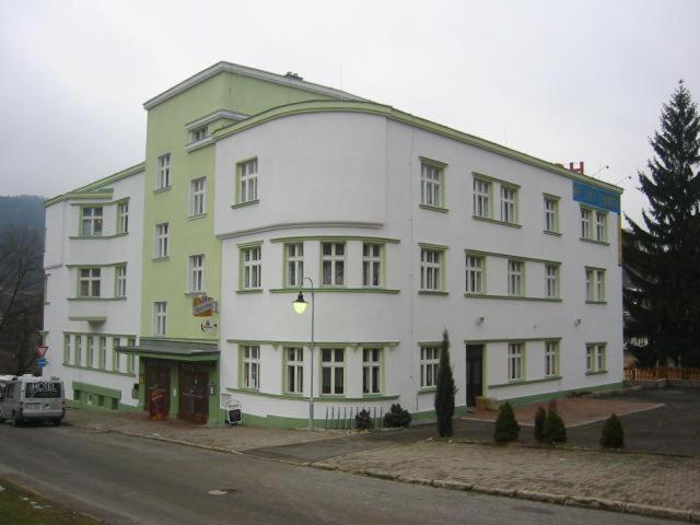Hotel Grand Tanvald Kültér fotó